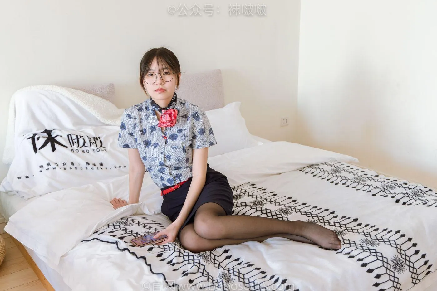 [BoBoSocks袜啵啵]NO.087 小甜豆-空姐制服、高跟鞋、黑丝 [130P]插图8